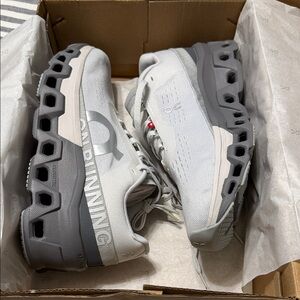 On Running Women’s Cloudmonster 2